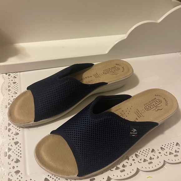 Fly Flot Flat Mule made in Italy soft and chic Retil price $120. new conditions - Picture 4 of 16